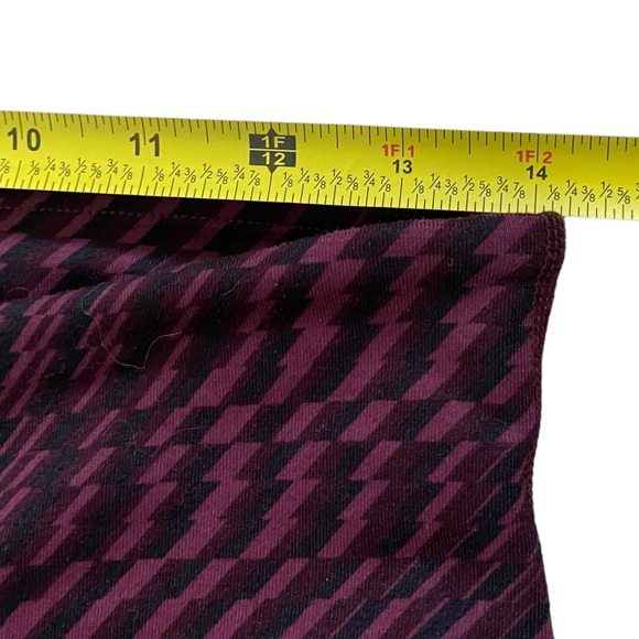 Lululemon maroon geometric print wonder under leggings crop red black US6 - Picture 7 of 13